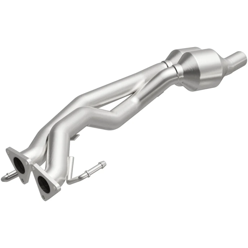 MagnaFlow Direct Fit Catalytic Converter 07 VW Touareg 3.6L Rear
