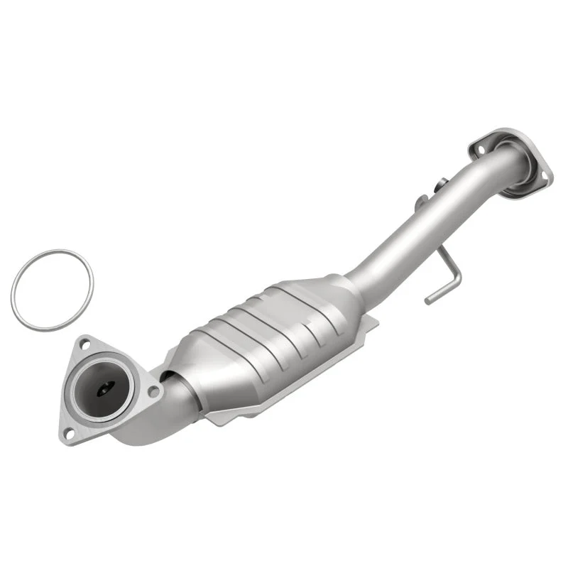 MagnaFlow Direct Fit Catalytic Conv 02-06 Cadillac Escalade / 02-06 GM Yukon (Inc Denali) 6.0L P/S