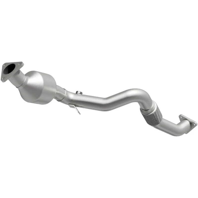 MagnaFlow Direct Fit Catalytic Converter 07 VW Touareg 3.6L Front close