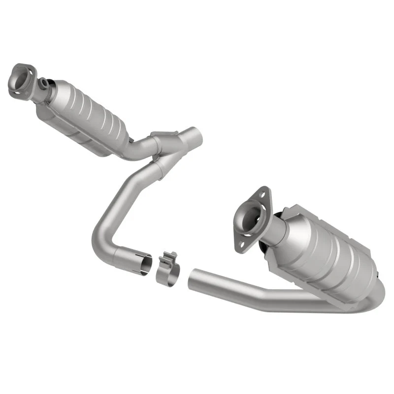 MagnaFlow Direct Fit Catalytic Converter Dakota 05-06 6 3.7L