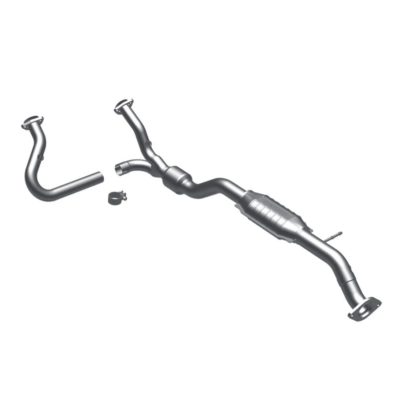 MagnaFlow Direct Fit Catalytic Converter 00-05 Blazer 4WD 4.3L