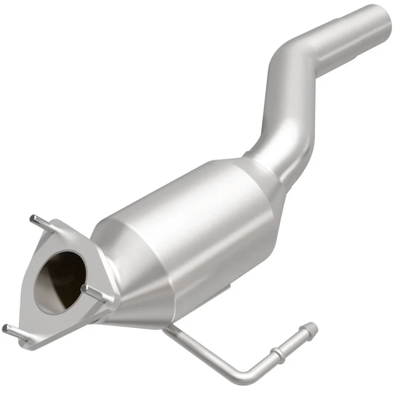 MagnaFlow Direct Fit Catalytic Converter 04-07 VW Touareg 4.2L Driver Side